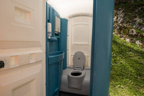 Portable bathroom rental in Tipton, IA